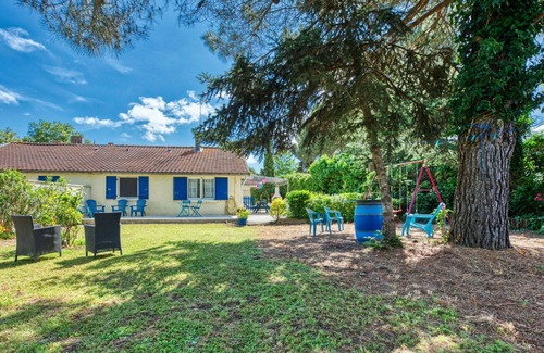 Jau-Dignac-et-Loirac House | Lovely apartment in villa for 5 people with WIFI, TV and terrace