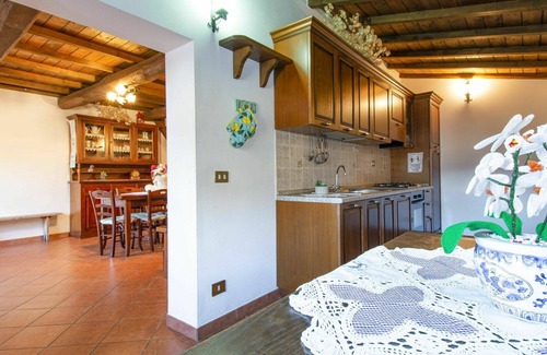 Fabbriche di Vallico Villa | Lovely apartment in villa for 6 people with pool, WIFI, TV, patio, pets allowed and parking