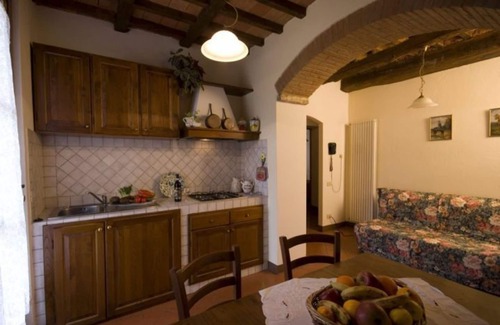 Colle di Val d'Elsa House | Lovely apartment in villa for 6 people with pool, TV, patio, pets allowed and parking