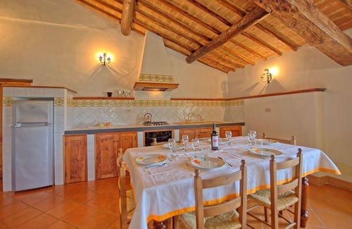 Monteroni d'Arbia Apartment | Lovely apartment for 5 people with pool, WIFI, panoramic view and parking, close to Siena
