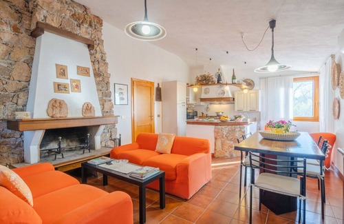Paduledda Apartment | Lovely apartment for 6 people with WIFI, A/C, TV, terrace and parking