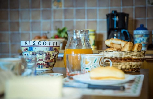 Pergine Valdarno Apartment | Lovely apartment for 4 people with WIFI, TV, patio and parking, close to Arezzo