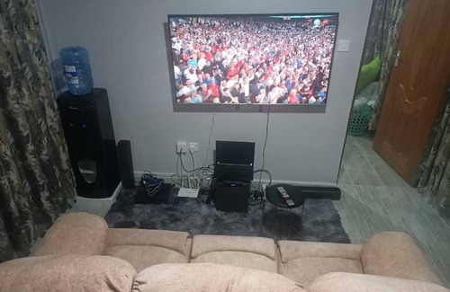 Nairobi West House | Lovely apartment 10 15 minutes to JKIA airport and SGR