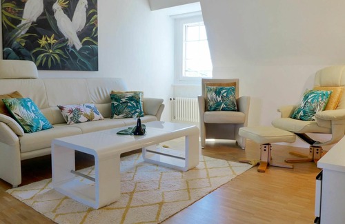 Muenchenwiler Apartment | Lovely apartment for 5 guests with WIFI, TV, patio, pets allowed, panoramic view and parking
