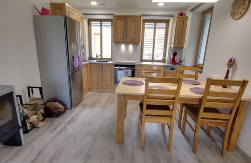 Tanvald Apartment | Lovely apartment for 12 guests with WIFI, TV, terrace and parking
