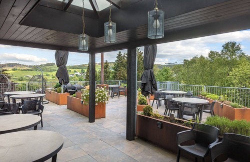 Winterberg Apartment | Lovely apartment for 37 people with WIFI, hot tub, pool, terrace and parking