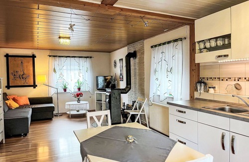 Quiddelbach Apartment | Lovely apartment for 7 guests with WIFI, TV and balcony