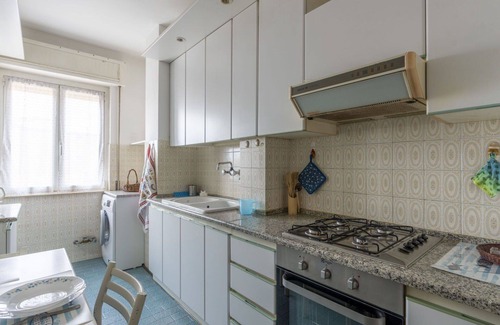 Vallecrosia Apartment | Lovely apartment for 5 guests with WIFI, TV, balcony, pets allowed and parking