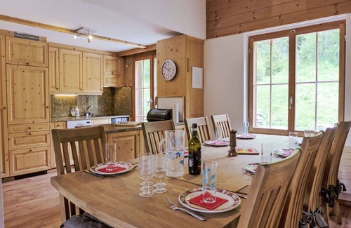 Buerchen Apartment | Lovely apartment for 10 guests with WIFI, TV, patio and parking