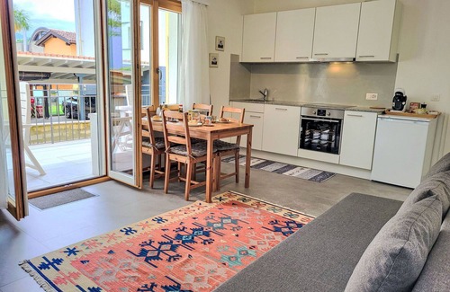 Losone Apartment | Lovely apartment for 3 people with WIFI, TV, balcony, pets allowed, panoramic view and parking