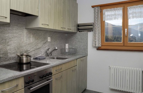 Frauenkirch Apartment | Lovely apartment for 3 people with WIFI, TV, terrace and panoramic view