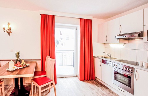 Mathon Apartment | Lovely apartment for 4 people with WIFI, TV, balcony, pets allowed, panoramic view and parking