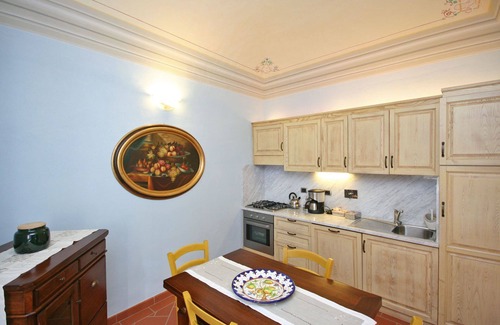 Volterra Apartment | Lovely apartment for 4 guests with WIFI, pool, TV, pets allowed and parking, close to San Gimign.