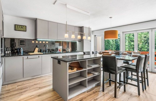 Chermignon Apartment | Lovely apartment for 4 people with WIFI, TV, balcony and parking