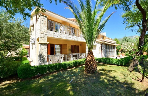 Stankovici Apartment | Lovely apartment for 4 people with A/C, pool, WIFI, TV, terrace and pets allowed