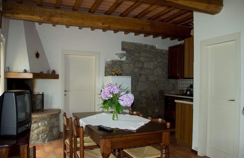 Pian di Sco Apartment | Lovely apartment for 5 people with pool, WIFI, TV and parking
