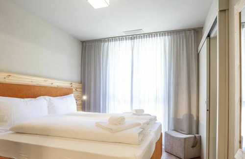 Meiringen Apartment | Lovely apartment for 6 guests with WIFI, TV, terrace, pets allowed and parking
