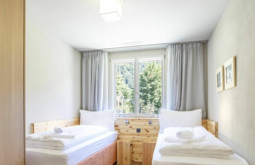 Meiringen Apartment | Lovely apartment for 6 guests with WIFI, TV, terrace, pets allowed and parking