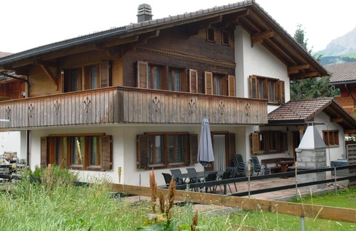 Adelboden Apartment | Lovely apartment for 8 people with WIFI, balcony and pets allowed