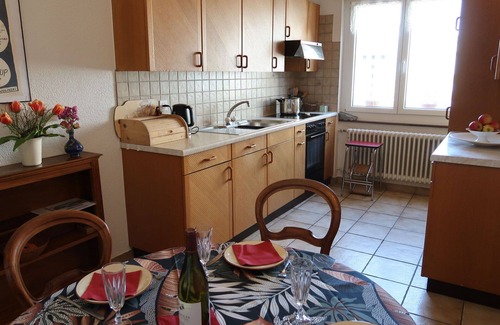 Fribourg Apartment | Lovely apartment for 4 guests with WIFI, TV, patio and parking