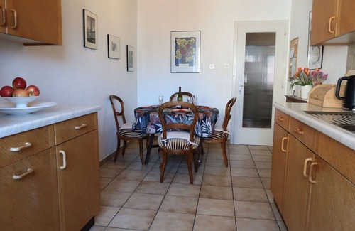 Fribourg Apartment | Lovely apartment for 4 guests with WIFI, TV, patio and parking
