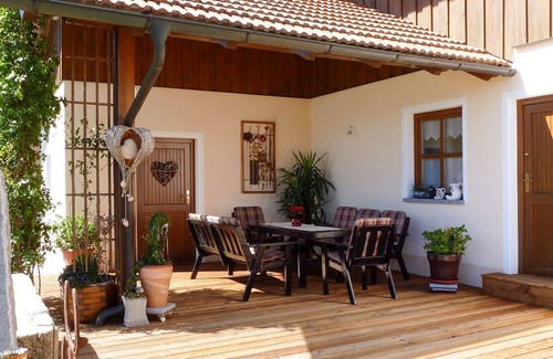 March Apartment | Lovely apartment for 8 people with WIFI, TV, patio and parking