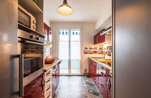 Convention Apartment | Lovely apartment for 4 people with A/C, TV, balcony and parking