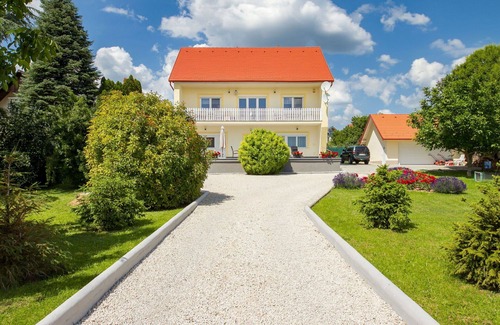 Cserszegtomaj Apartment | Lovely apartment for 4 people with A/C, WIFI, TV and terrace
