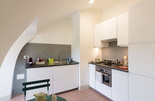 Torrimpietra Apartment | Lovely apartment for 4 guests with WIFI, TV, terrace, pets allowed and parking