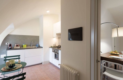 Torrimpietra Apartment | Lovely apartment for 4 guests with WIFI, TV, terrace, pets allowed and parking