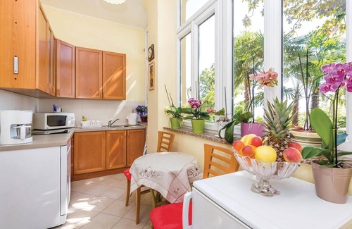 Lovran Apartment | Lovely apartment in Lovran with kitchen
