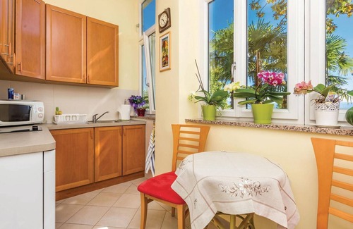 Lovran Apartment | Lovely apartment in Lovran with kitchen