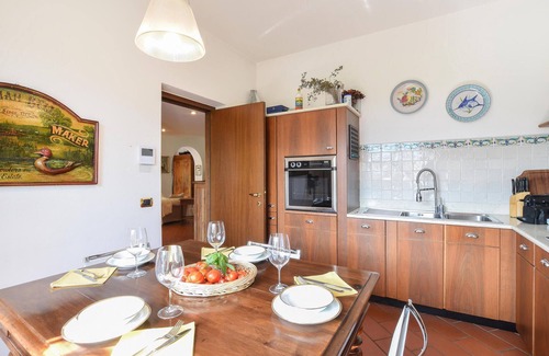 Rogno Apartment | Lovely apartment in Rogno with WiFi