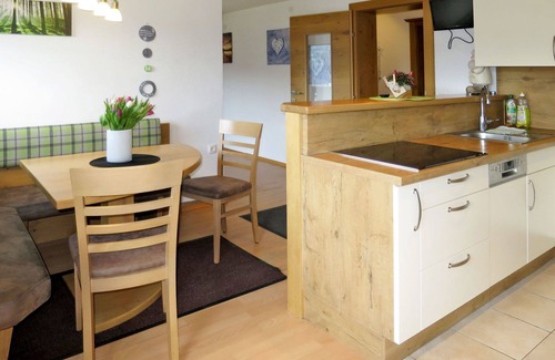 Radstadt Villa | Lovely apartment in villa for 7 people with WIFI, TV, patio, pets allowed and parking