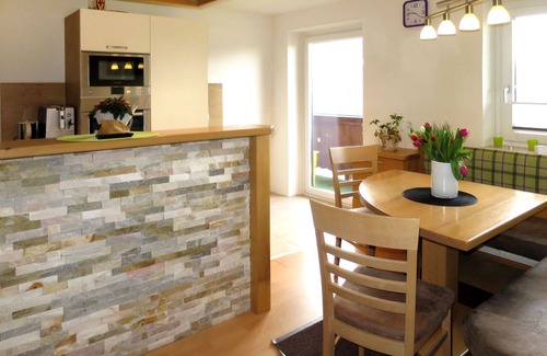 Radstadt Villa | Lovely apartment in villa for 7 people with WIFI, TV, patio, pets allowed and parking
