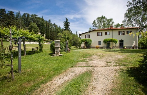 Cicogna House | Lovely apartment in villa for 4 people with pool, WIFI, patio, pets allowed and parking