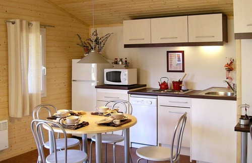 Beynat House | Lovely apartment in villa for 6 people with pool, WIFI, TV, terrace and pets allowed