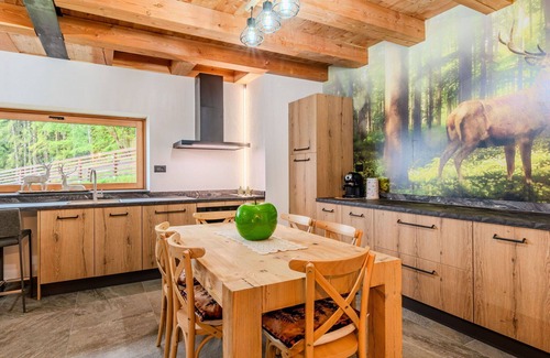 Livo Villa | Lovely apartment in villa for 12 people with WIFI, TV and patio
