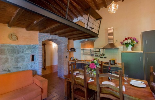 Montefiascone Villa | Lovely apartment in villa for 8 guests with WIFI, pool, TV, patio, pets allowed and panoramic view