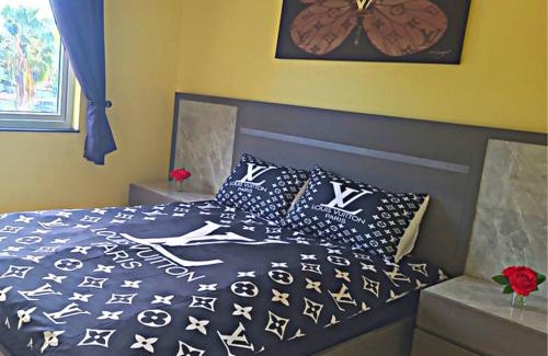 Downtown Nassau Apartment | Lovely Apartment Near Beach, Downtown, 24h Security, Pool