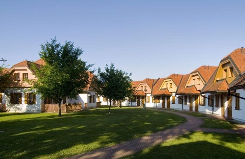 Moravske Toplice Apartment | Lovely apartment for 3 guests with WIFI, A/C, pool, TV, terrace and parking