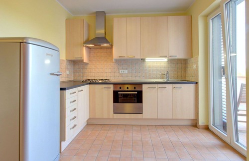 Truske Apartment | Lovely apartment with A/C, WIFI, pool, balcony, pets allowed, panoramic view and parking
