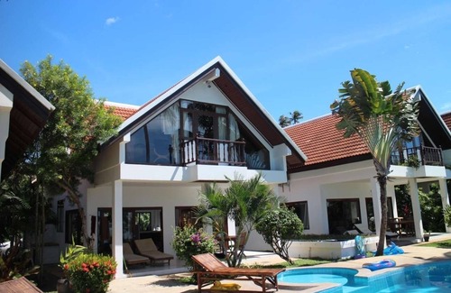 Thong Krut Villa | Lovely beachfront 2 bedroom villa