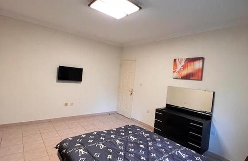 Doha Villa | Lovely bedroom with entertaining facilities & Swimming pool
