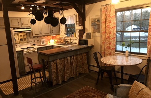 Richmond Apartment | Lovely bright apartment in pastoral shaker barn