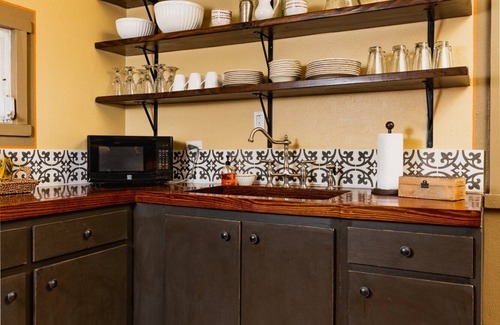Puerto Real House | Lovely Casita Granada in exclusive, breezy Pilon