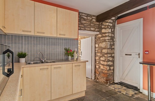 Llanddowror Cottage | Lovely Coach house with 2 bedrooms and garden, with lovely restaurant on site