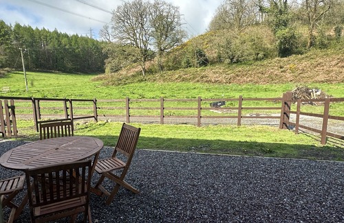 Llanddowror Cottage | Lovely Coach house with 2 bedrooms and garden, with lovely restaurant on site