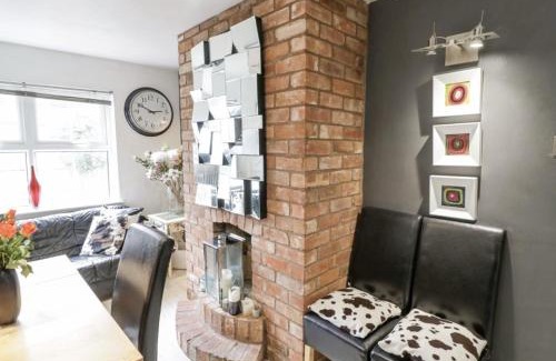 Lower Wick House | Lovely Comfortable 3 Bed Home, Worcester