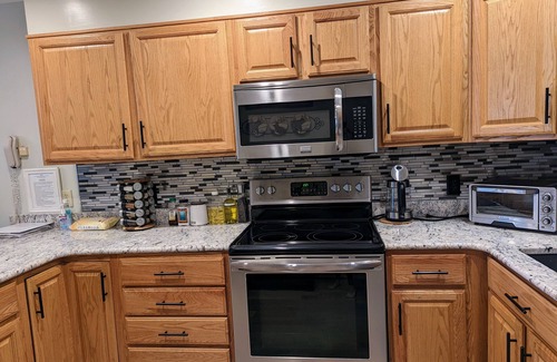 Lincoln Condo | Lovely Condo w/Mtn View- 3 mins to Loon! Pools, Hot Tubs, Game Room!